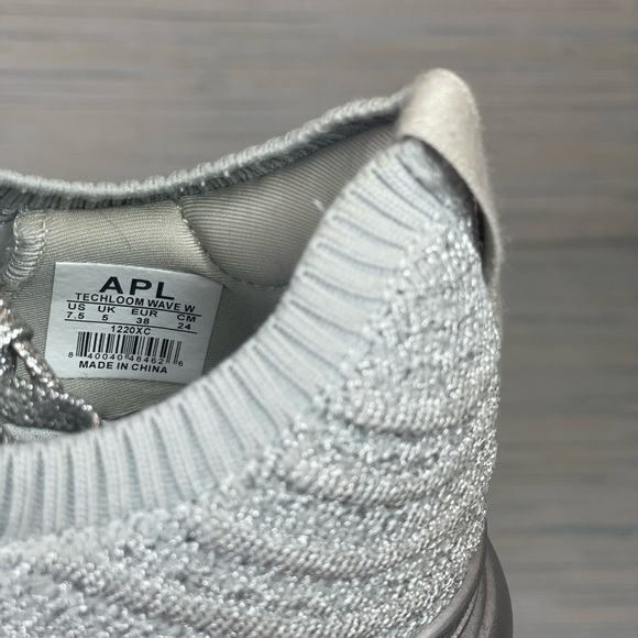 APL Techloom Wave Metallic Silver/Black SOLD OUT 7.5 Worn Once - Picture 7 of 10